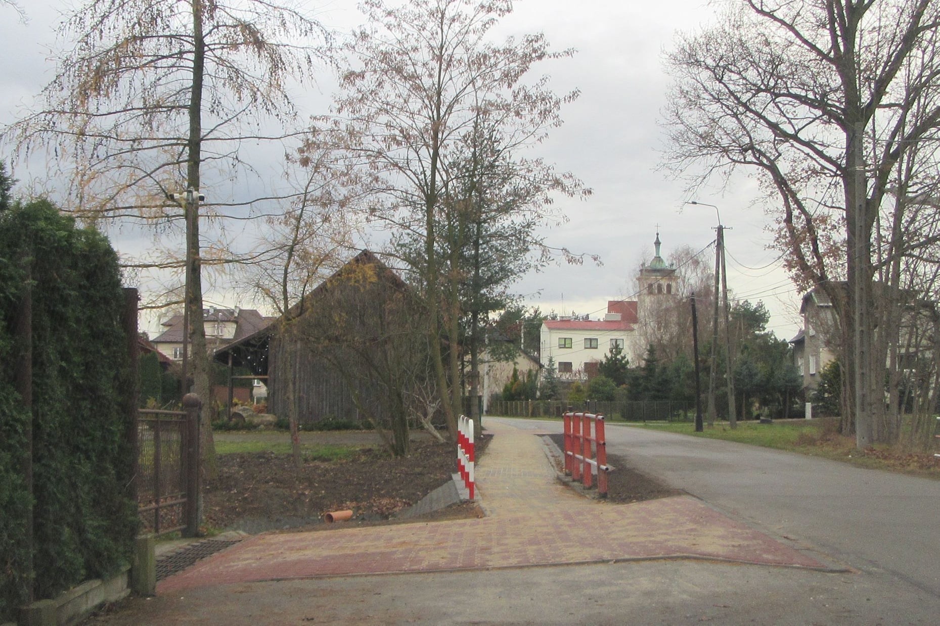 Nowy parking i chodnik w Studzionce