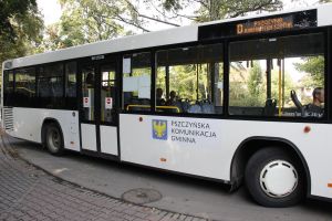 INFORMACJA O KURSOWANIU AUTOBUSÓW PSZCZYŃSKIEJ K