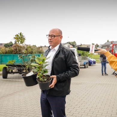 Inicjatywa wręczania mieszkańcom krzewów powiązana z akcją Gramy czysto! #smogover - 21.09.2021