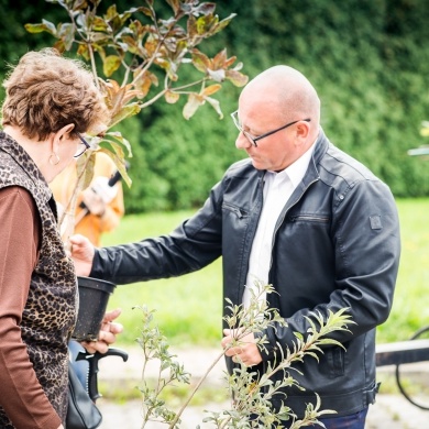 Inicjatywa wręczania mieszkańcom krzewów powiązana z akcją Gramy czysto! #smogover - 21.09.2021