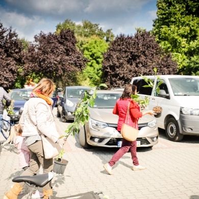 Inicjatywa wręczania mieszkańcom krzewów powiązana z akcją Gramy czysto! #smogover - 21.09.2021