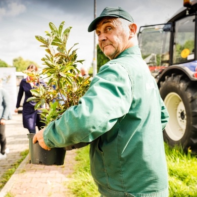 Inicjatywa wręczania mieszkańcom krzewów powiązana z akcją Gramy czysto! #smogover - 21.09.2021