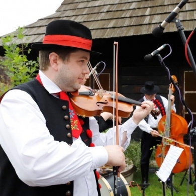 Przegląd zespołów folklorystycznych