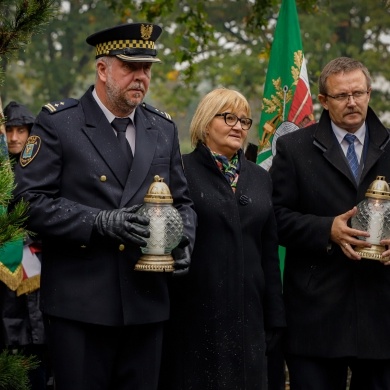 Oznaczenia znakiem pamięci „Tobie Polsko” grobów powstańczych w Pszczynie - 06.10.2021