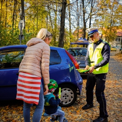 Akcja rozdawania odblasków w Pszczynie - 30.10.2021