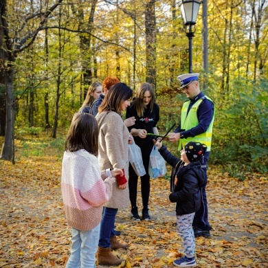 Akcja rozdawania odblasków w Pszczynie - 30.10.2021