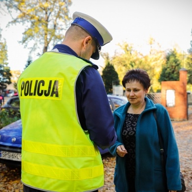 Akcja rozdawania odblasków w Pszczynie - 30.10.2021