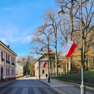 Biało-czerwone flagi na ulicach Pszczyny - 10.11.2021