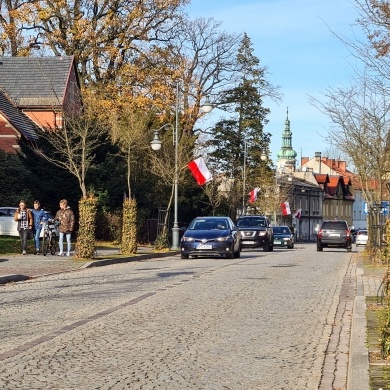 Biało-czerwone flagi na ulicach Pszczyny - 10.11.2021