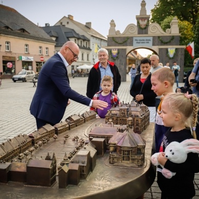 Miniaturowa makieta pszczyńskiej starówki na rynku - 14.05.2022