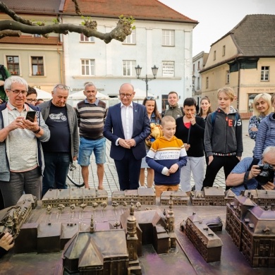 Miniaturowa makieta pszczyńskiej starówki na rynku - 14.05.2022