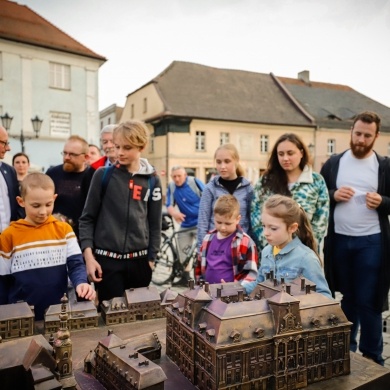 Miniaturowa makieta pszczyńskiej starówki na rynku - 14.05.2022