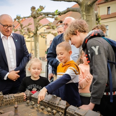 Miniaturowa makieta pszczyńskiej starówki na rynku - 14.05.2022