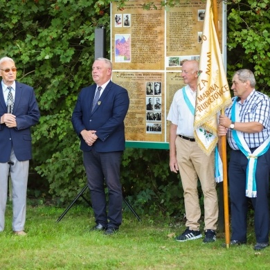 Pamięć o Poległych Żołnierzach: uroczystość w Ćwiklicach - 02.09.2024