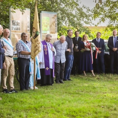 Pamięć o Poległych Żołnierzach: uroczystość w Ćwiklicach - 02.09.2024