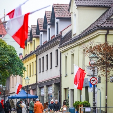 Biało-czerwone flagi na ulicach Pszczyny - 10.11.2024