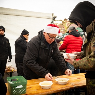 Tradycyjna zupa wigilijna na pszczyńskim rynku - 22.12.2024