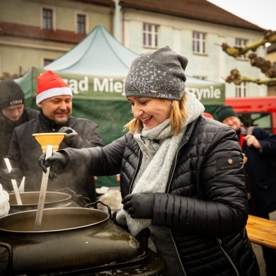 Tradycyjna zupa wigilijna na pszczyńskim rynku - 22.12.2024