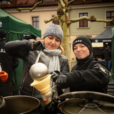 Tradycyjna zupa wigilijna na pszczyńskim rynku - 22.12.2024